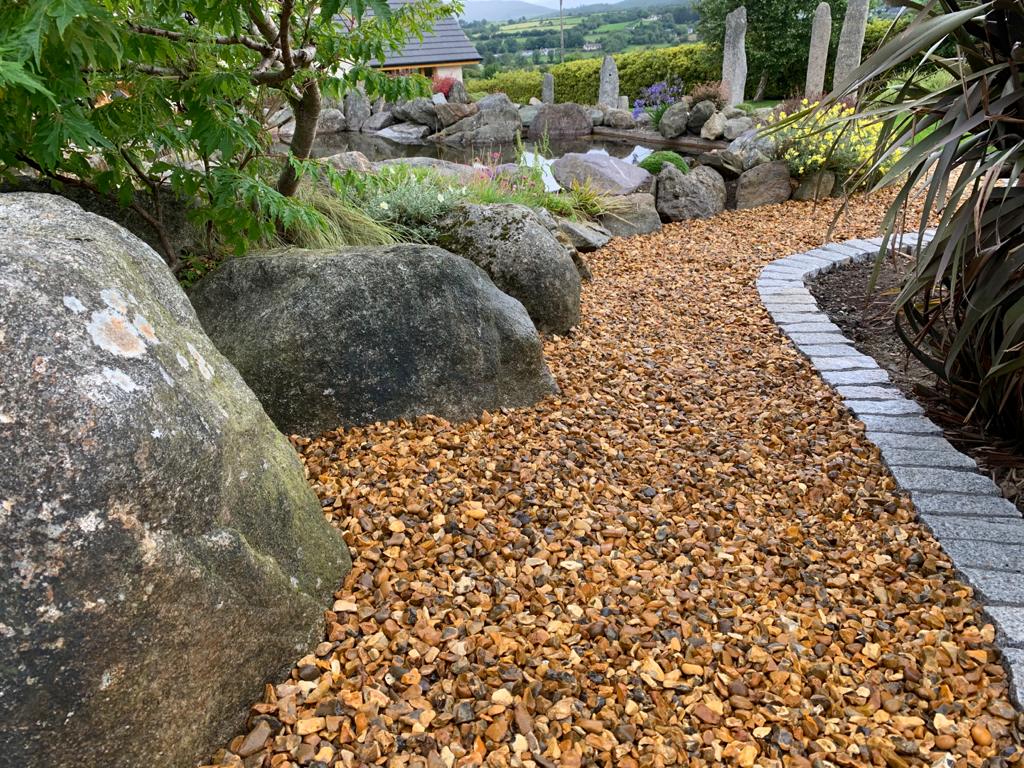 Choosing the Right Decorative Aggregates for Your Outdoor Space: A Guide to Gravel, Pebbles and Slates