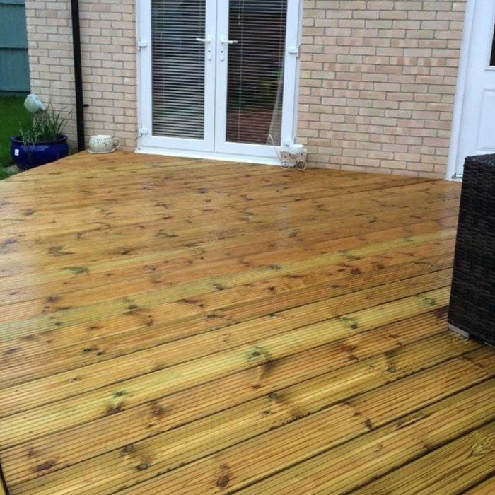 An image of some decking that is been coated with Azpects EASYSeal Deck Protect.