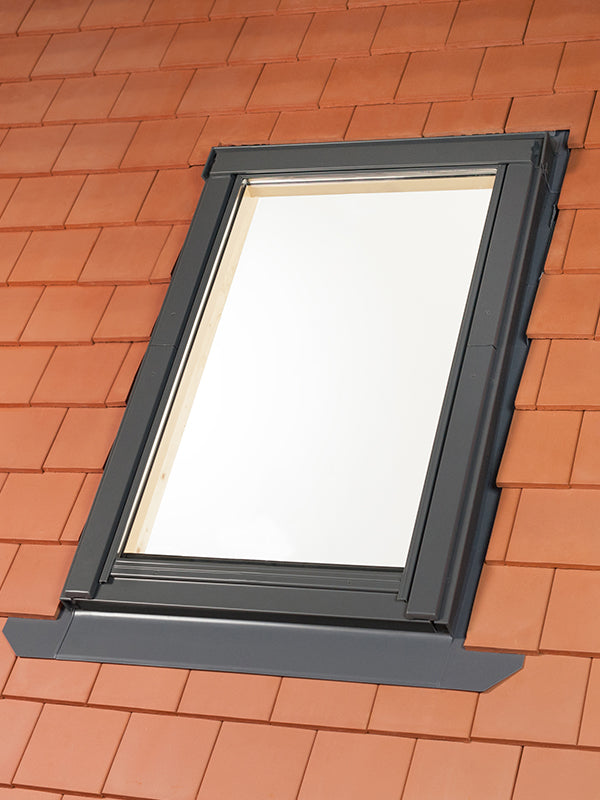 An image of Dakea Plain Tile Flashing KFP fitted to a window to show what it looks like.