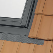 An image of Dakea-Tile-Flashing-KTF fitted to a window to show how it looks