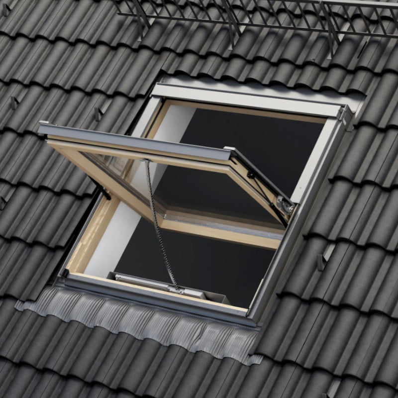 An image showing a Dakea SMOKE VENT ENERGY Roof Window - KAS B1600 S6A with a wood finish and what it looks like from the outside.