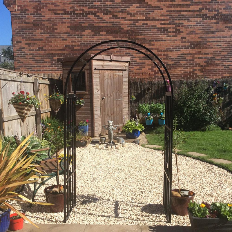 An image showing Yorkshire Cream Aggregates / stones when dry and laid as part of a patio.